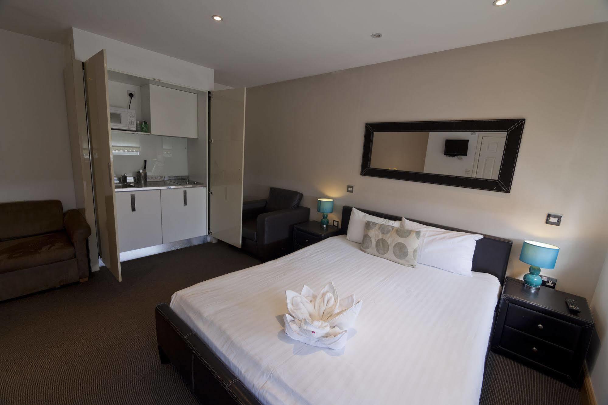 Aparthotel NOX West End Lane II London Exterior foto